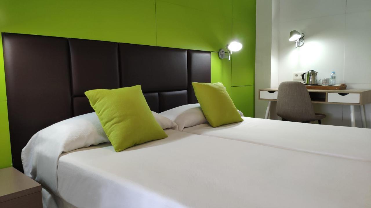 Huespedes Sa Font Hotel Ibiza Town Luaran gambar